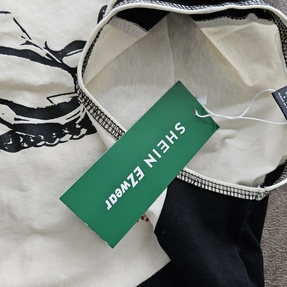 Shein Coolane Figure & Letter Graphic Raglan Sleeve Crop Tee - Picture 6 of 7